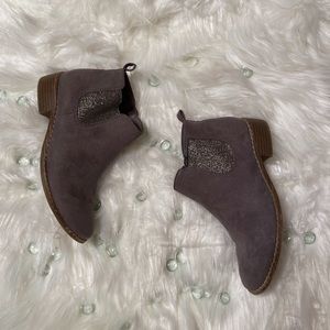 💎Old Navy Gray Kids Chelsea Boots size 3